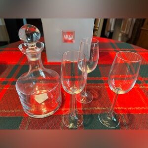 Mikasa cordial set with decanter with box. Set of 3 glasses.